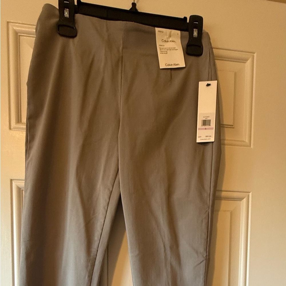 Spandex Calvin Klein Pull On pants size 6 NWT